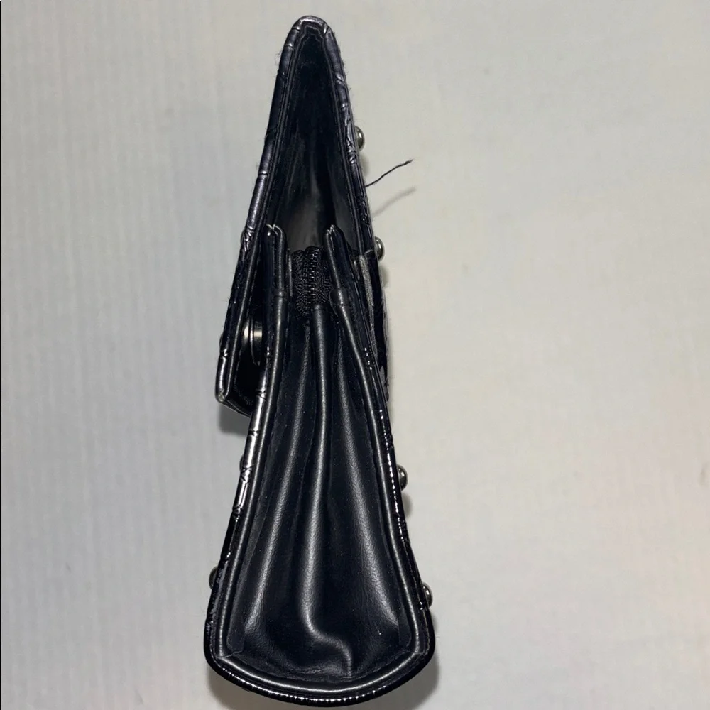 CAPIZ BRAND BLACK GRAY/SILVER HAND BAG/CLUTCH PATENT LEATHER FAUX SKIN STUDDED